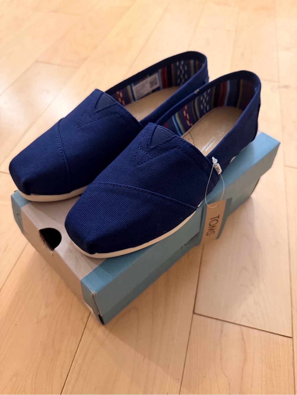 TOMS Classic Alpargata Navy Canvas Shoes Women Size 6 NIB NWT Flat